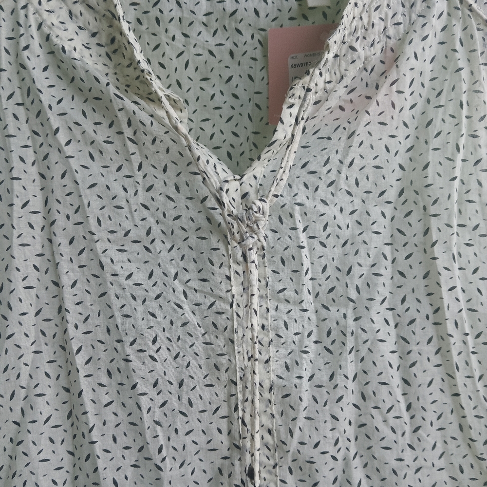 Dylan Sleeveless Tie-Front Printed Top - Picture 4 of 14